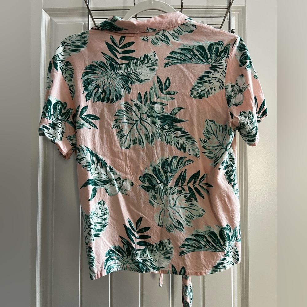 Japna pink tropical button up collared crop top - Picture 2 of 3